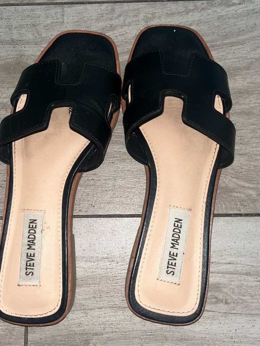 Steve Madden Black Leather Slide Sandals - Picture 2 of 3